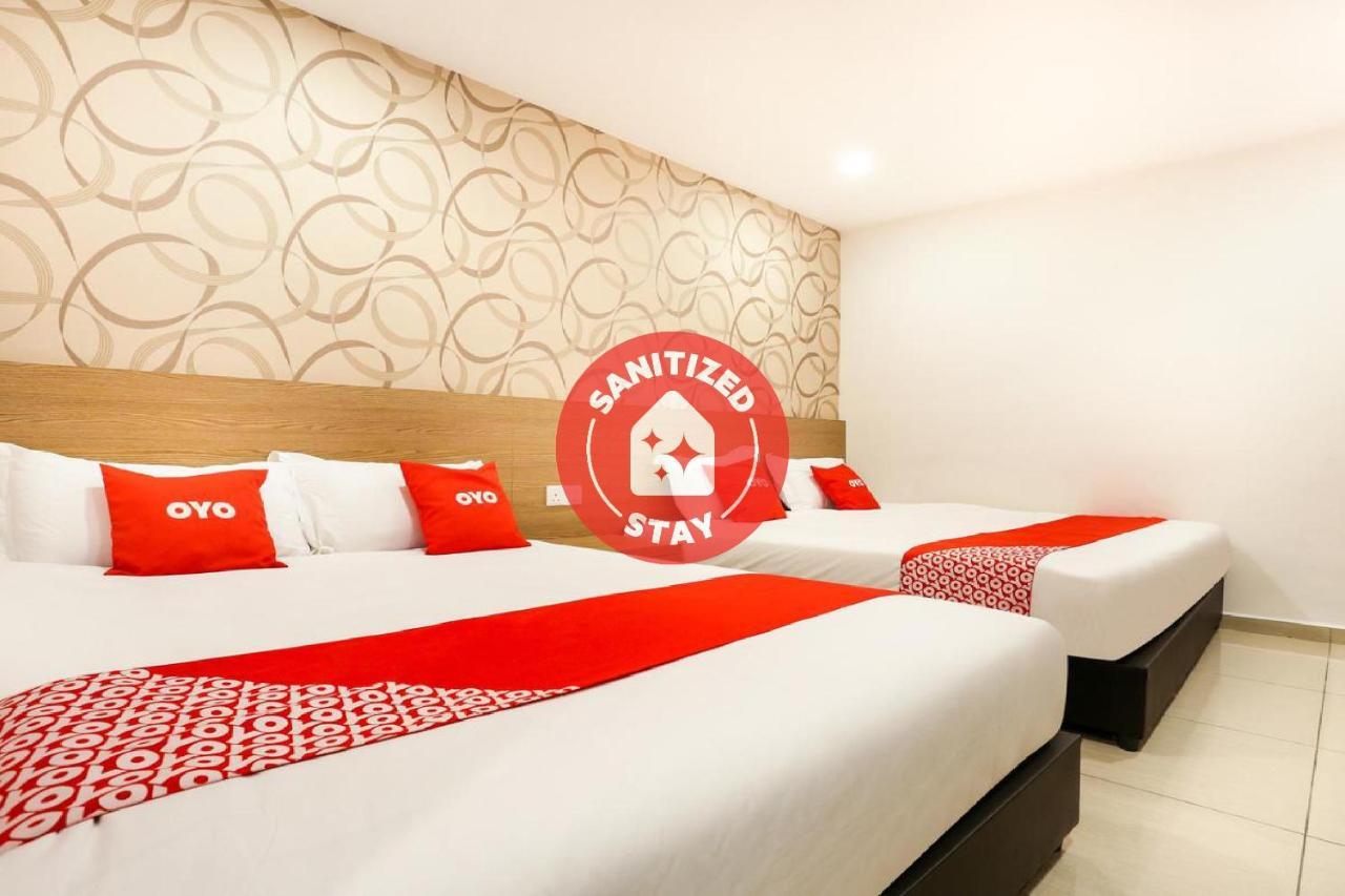 Dyaya Hotel Malacca Екстериор снимка