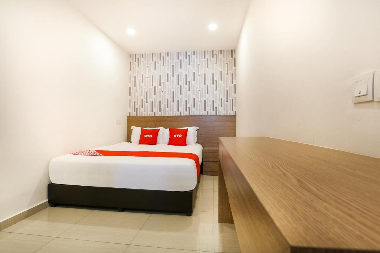 Dyaya Hotel Malacca Екстериор снимка