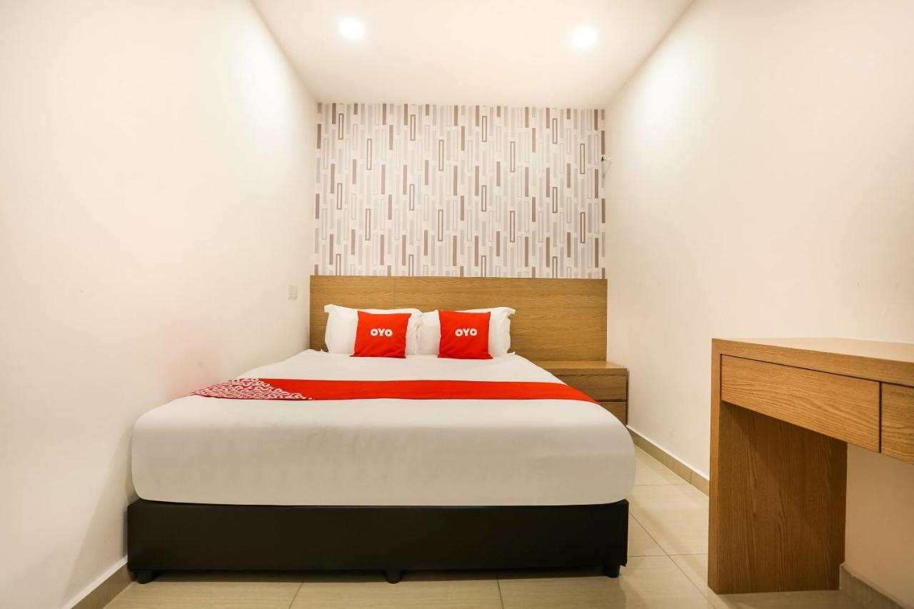 Dyaya Hotel Malacca Екстериор снимка