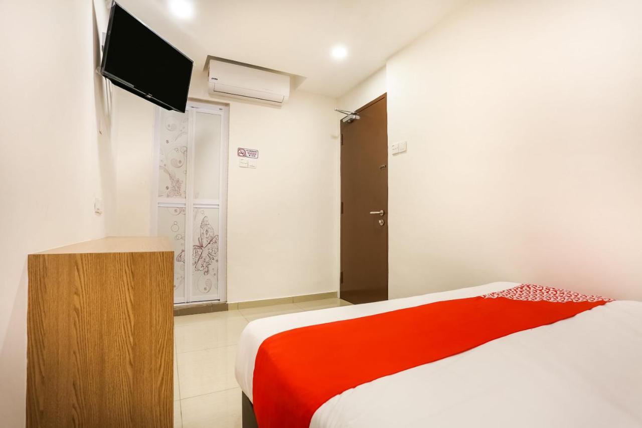 Dyaya Hotel Malacca Екстериор снимка