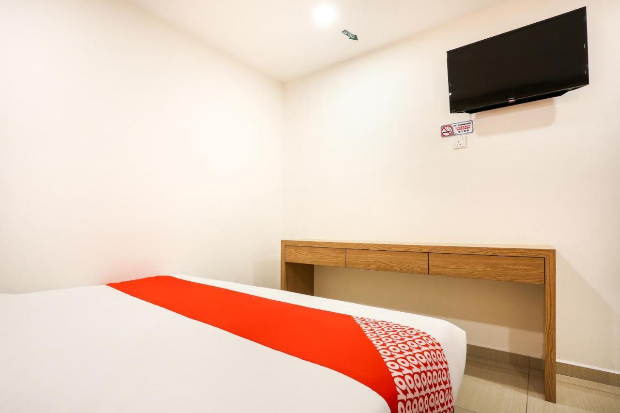 Dyaya Hotel Malacca Екстериор снимка