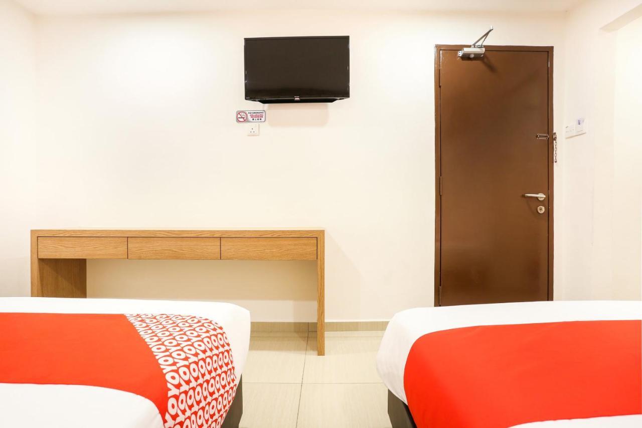 Dyaya Hotel Malacca Екстериор снимка