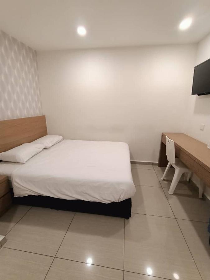 Dyaya Hotel Malacca Екстериор снимка